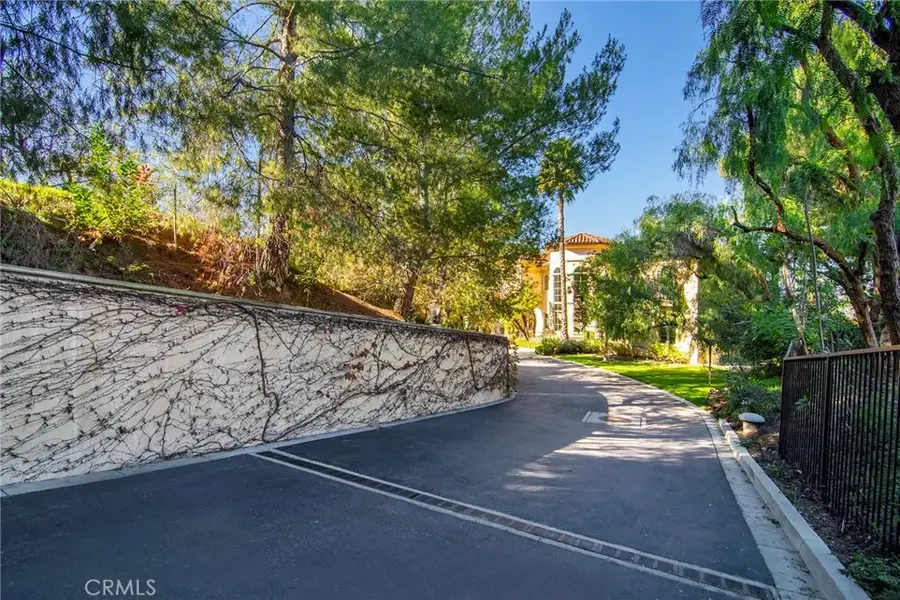 18933 La Montana Place, Tarzana, CA 91356 - Image #3