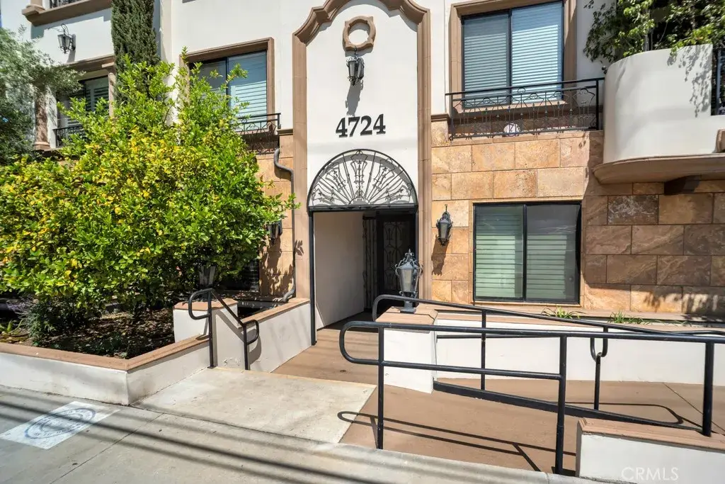 4724 Kester #410, Sherman Oaks, CA 91403 - Image #1