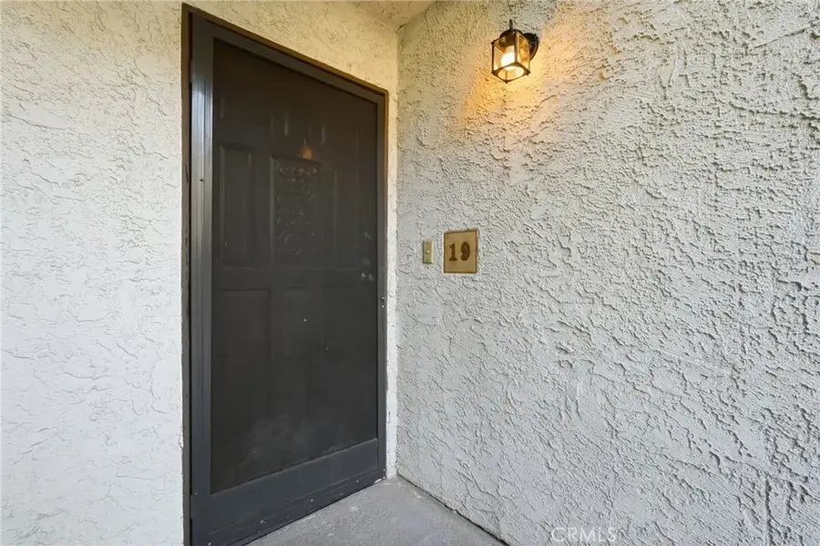 15511 Sherman Way #19, Van Nuys, CA 91406 - Image #3