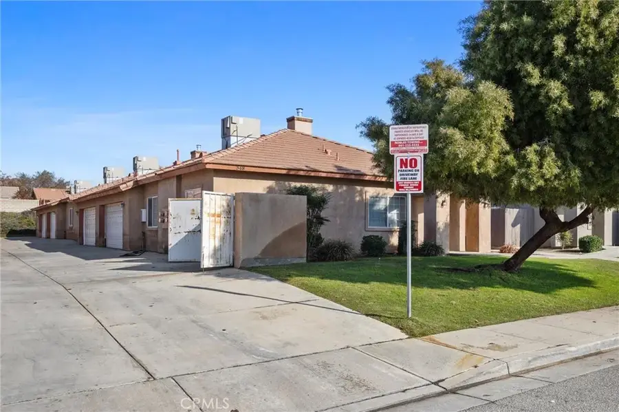 548 Yellow Meadow Ct., Bakersfield, CA 93308 - Image #2