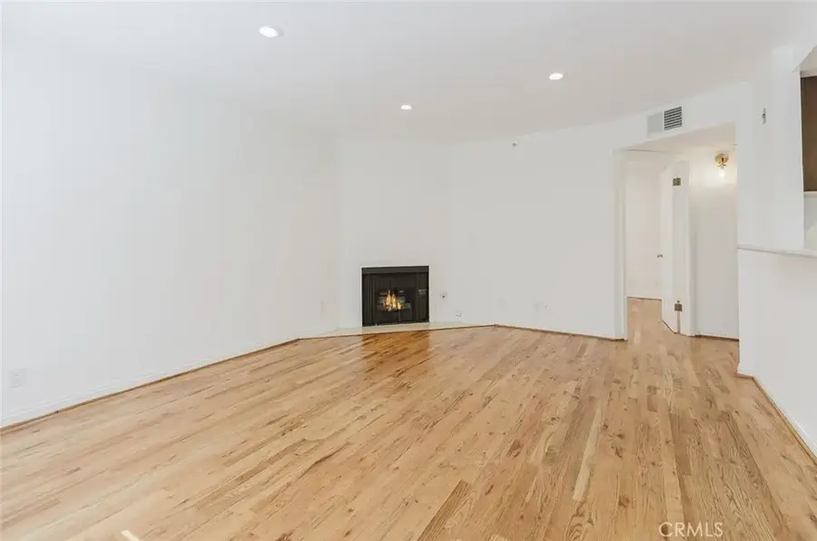 1116 E Palmer Avenue #11, Glendale, CA 91205 - Image #3