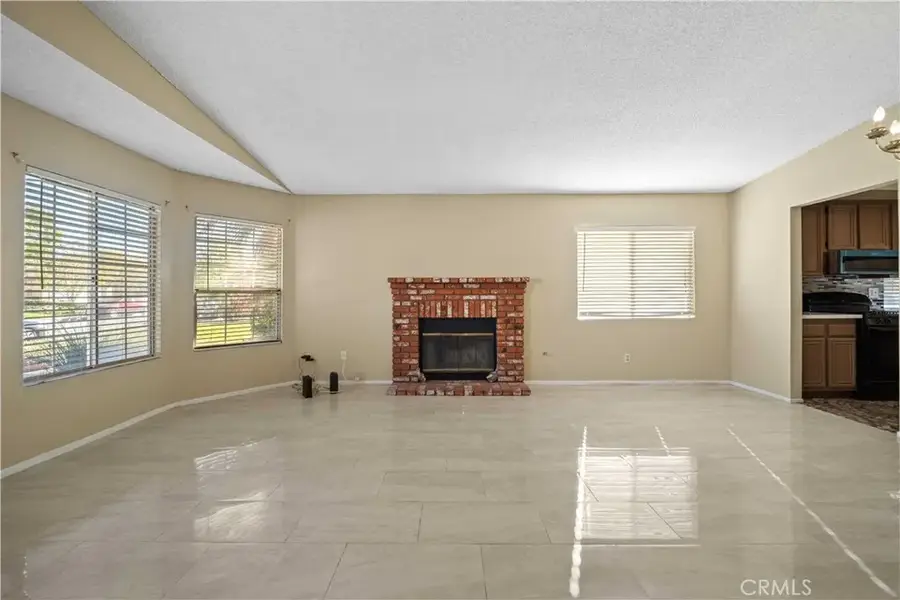 43815 Silver Bow Road, Lancaster, CA 93535 - Image #3