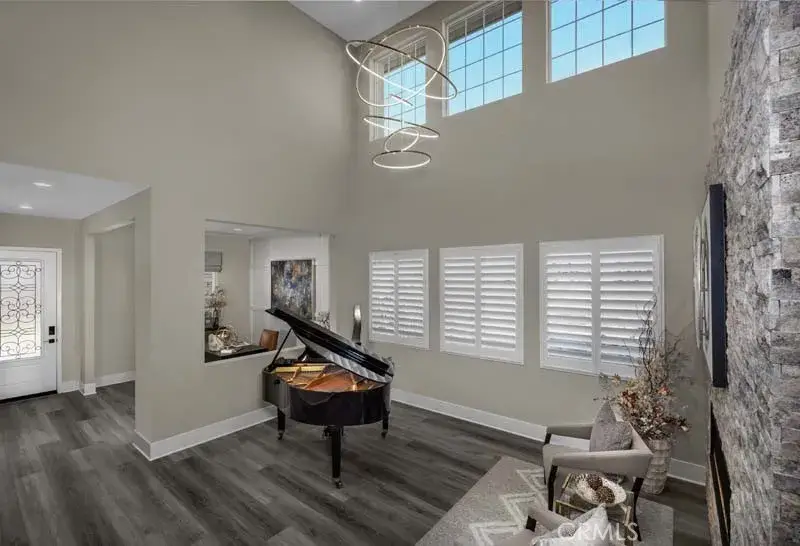 6540 Canyon Oaks Drive, Simi Valley, CA 93063 - Image #2