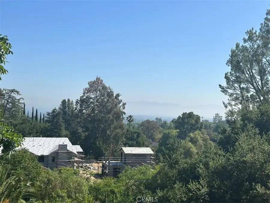 5075 Hood, Woodland Hills, CA 91364 - Image #3