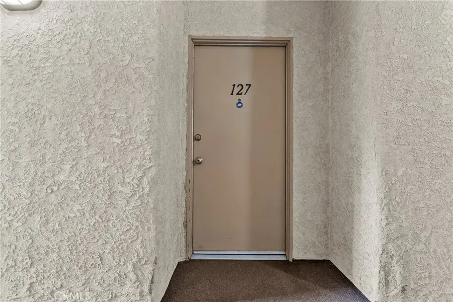 5325 Newcastle, Encino, CA 91316 - Image #2