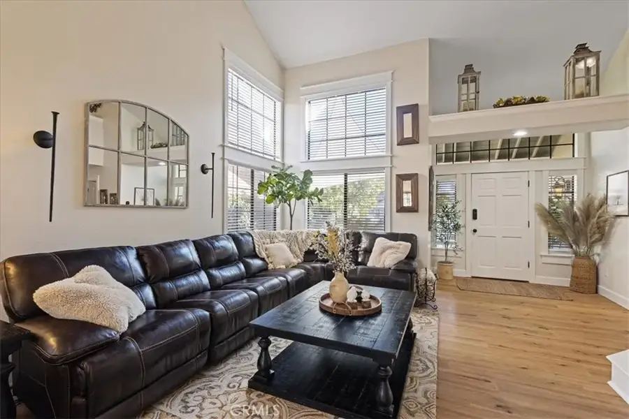 28697 Cloverleaf Place, Castaic, CA 91384 - Image #3