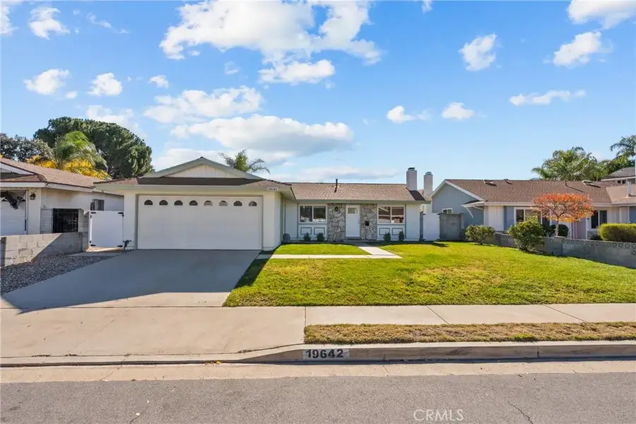 19642 Lonerock, Canyon Country, CA 91351 - Image #3