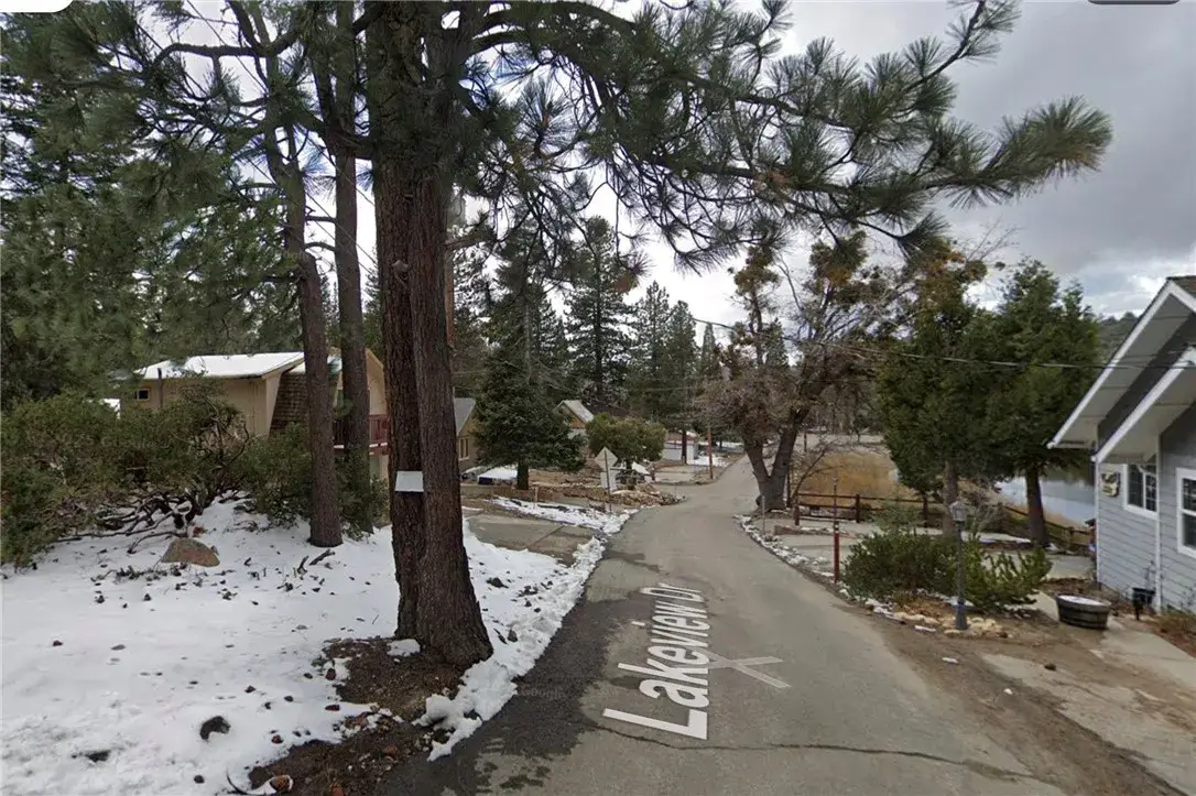 33432 Lake View Dr, Running Springs, CA 92382 - Image #1