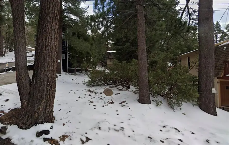 33432 Lake View Dr, Running Springs, CA 92382 - Image #2