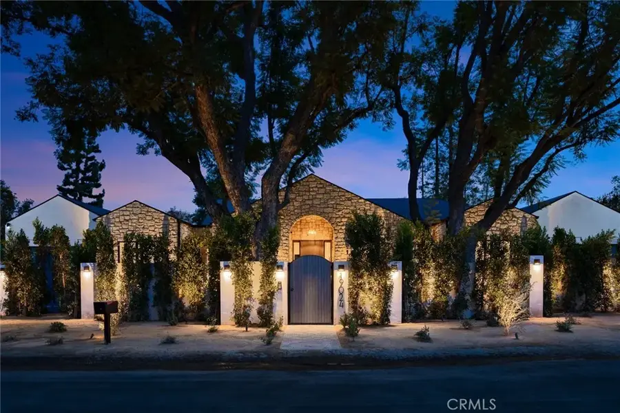 19026 Sprague Street, Tarzana, CA 91356 - Image #2