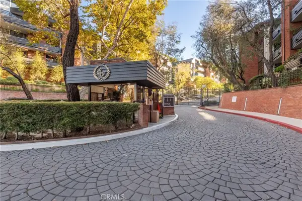 4774 Park Encino #206, Encino, CA 91436