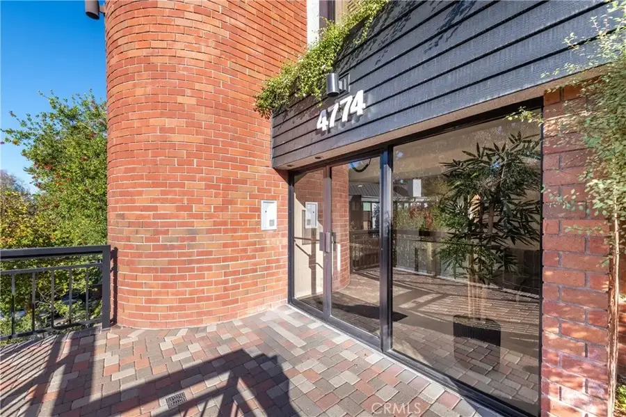 4774 Park Encino #206, Encino, CA 91436 - Image #3