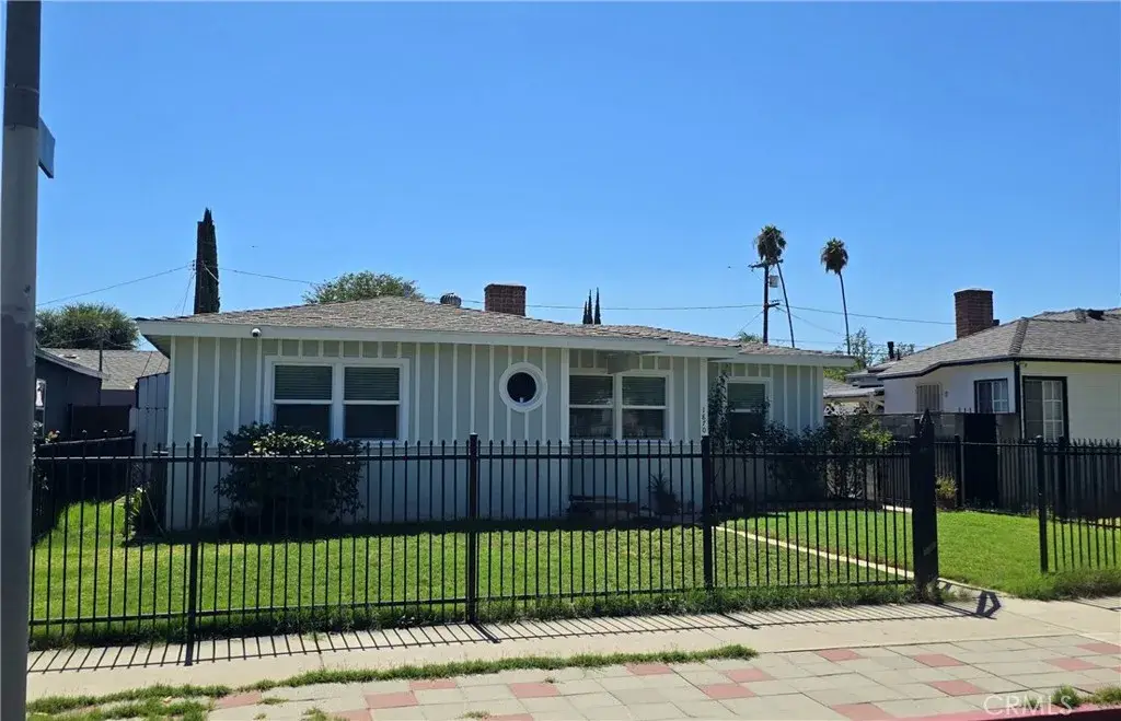 18704 Saticoy Street, Reseda, CA 91335 - Image #1