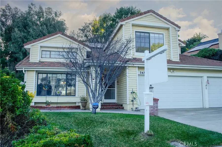 24371 Crestview, Newhall, CA 91321 - Image #3