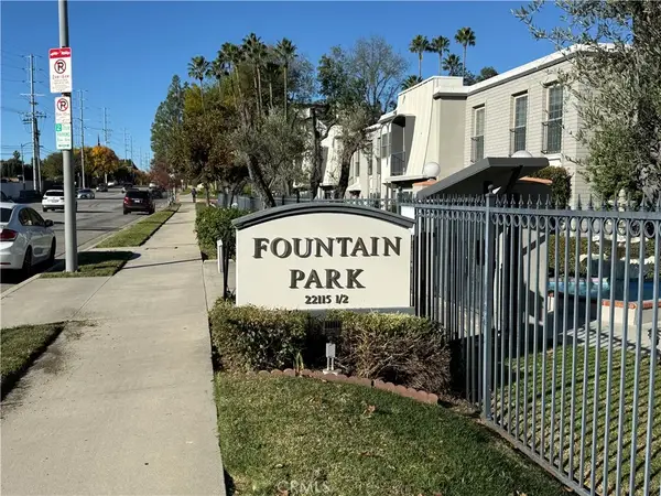 22049 Oxnard, Woodland Hills, CA 91367