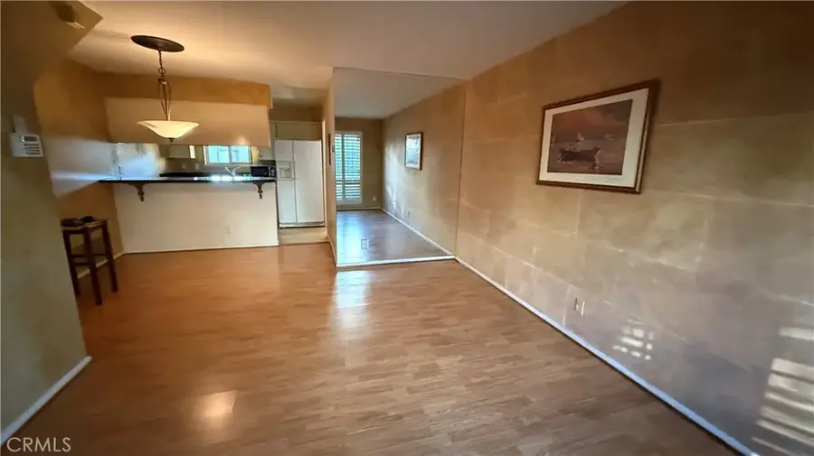 22049 Oxnard, Woodland Hills, CA 91367 - Image #3