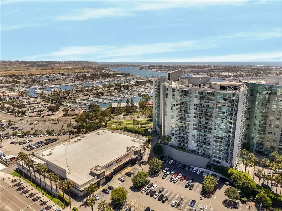 13600 Marina Pointe Drive #615, Marina Del Rey, CA 90292 - Image #2
