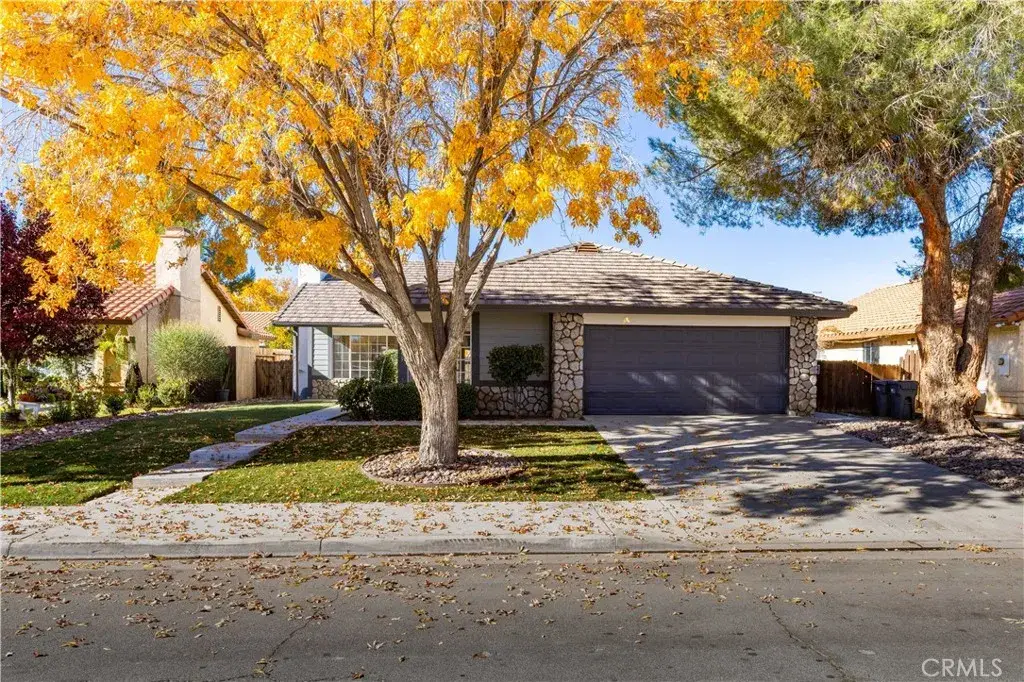43909 Estrella, Lancaster, CA 93535 - Image #1