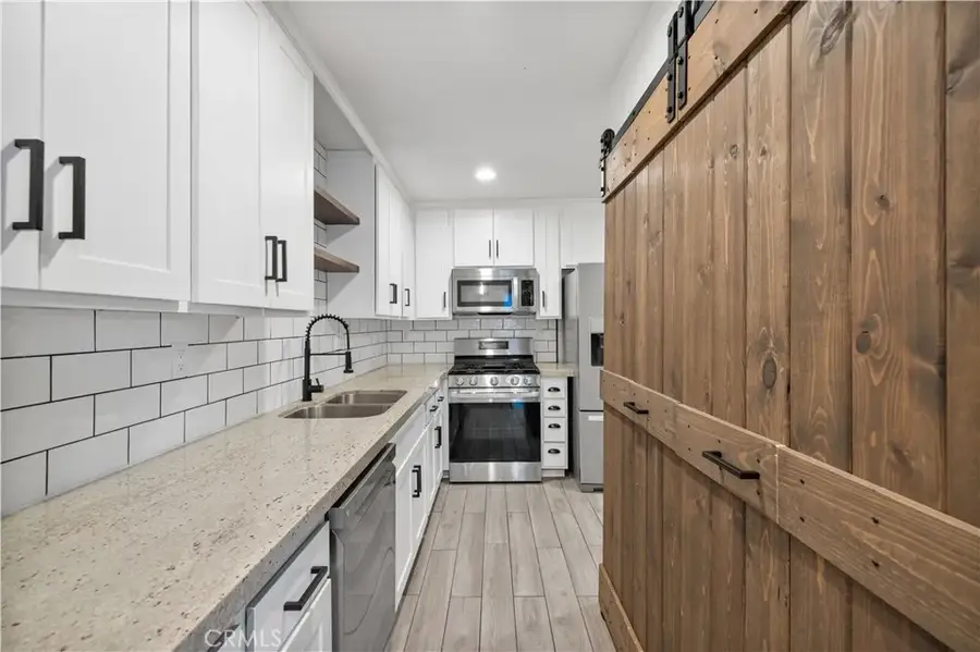 31311 The Old Road #B, Castaic, CA 91384 - Image #3