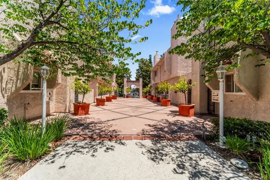 5401 Zelzah #114, Encino, CA 91316 - Image #2