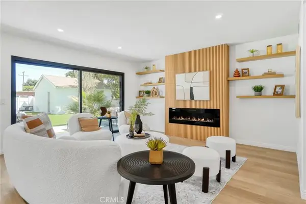 8400 Chimineas Avenue, Northridge, CA 91325