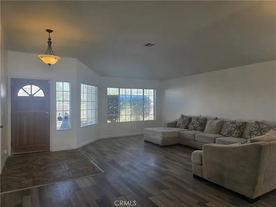 37623 Teal Street, Palmdale, CA 93552 - Image #2