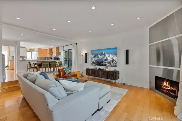 4222 Troost Avenue #21, Studio City, CA 91604