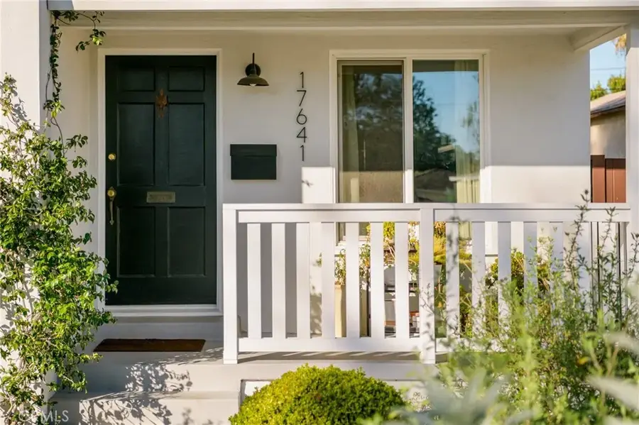 17641 Kittridge, Lake Balboa, CA 91406 - #2