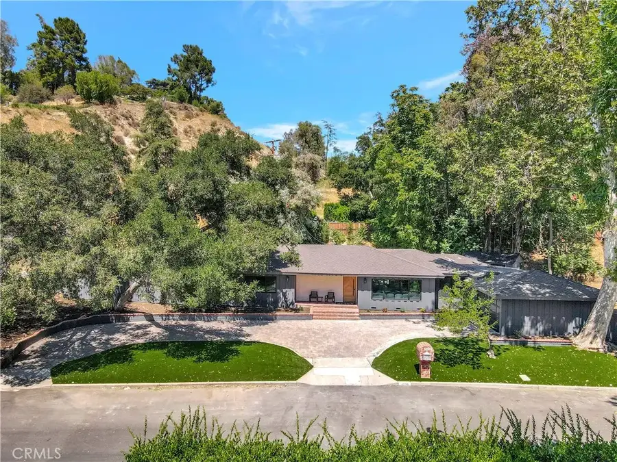 4830 Hasekian Drive, Tarzana, CA 91356 - Image #2