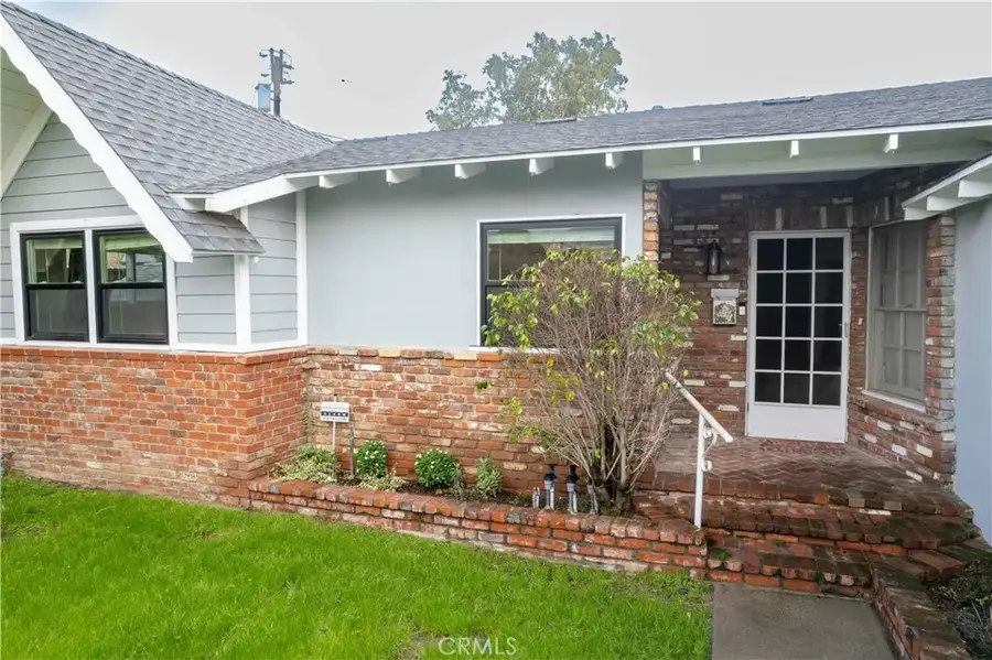 10434 Hillview Avenue, Chatsworth, CA 91311 - Image #2