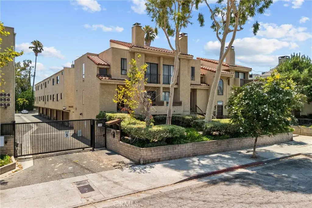 18958 Sherman Way #17, Reseda, CA 91335 - #1