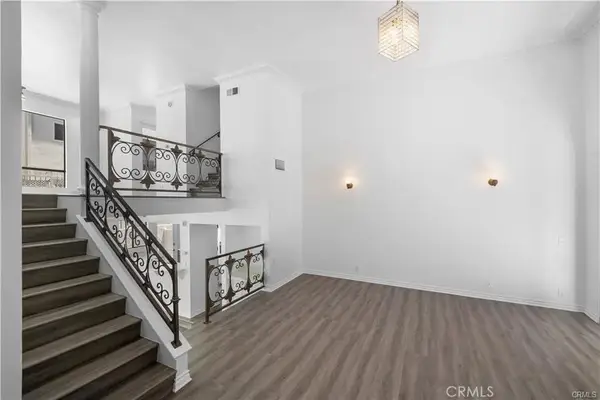 11954 Mayfield Avenue #3, Los Angeles, CA 90049