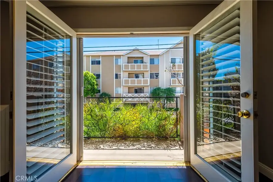 11855 Goshen Avenue #101, Los Angeles, CA 90049 - Image #3