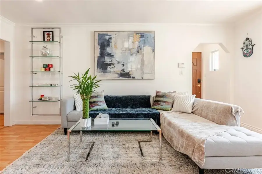 6220 Morella Avenue, North Hollywood, CA 91606 - Image #2