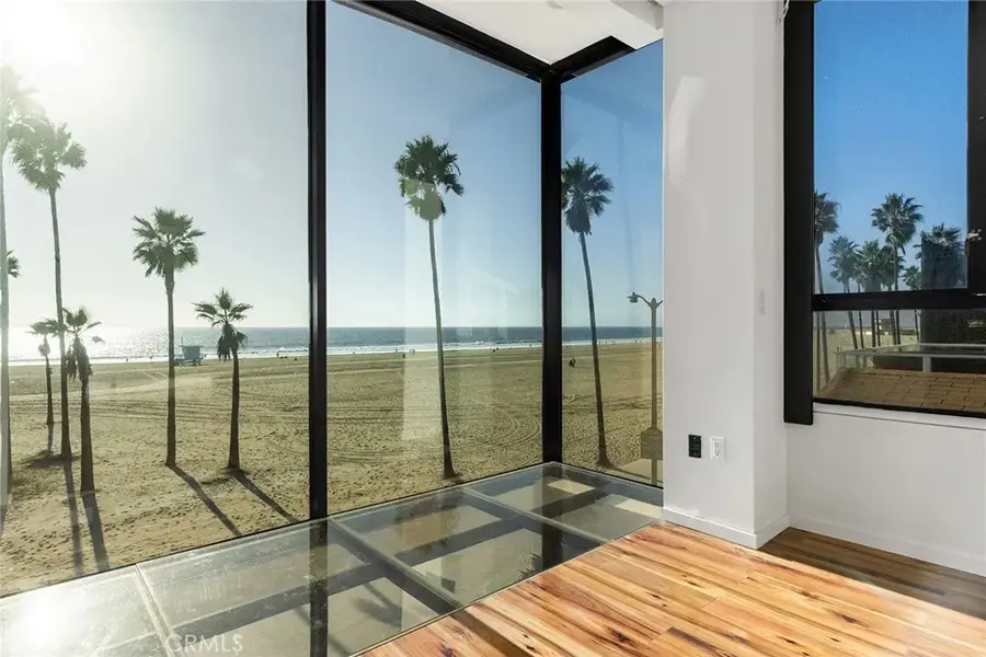 3009 Ocean Front Walk, Venice, CA 90291 - Image #2