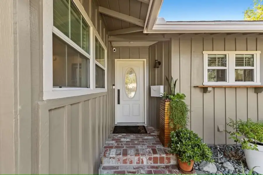 12246 Dehougne, North Hollywood, CA 91605 - Image #2
