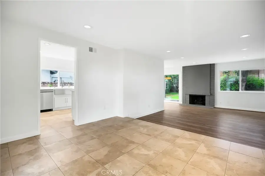 18807 Lassen, Northridge, CA 91324 - Image #3