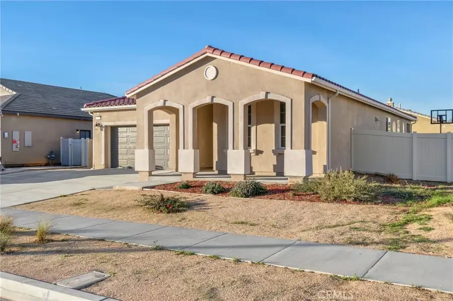 6135 W Avenue J9, Lancaster, CA 93536 - #3
