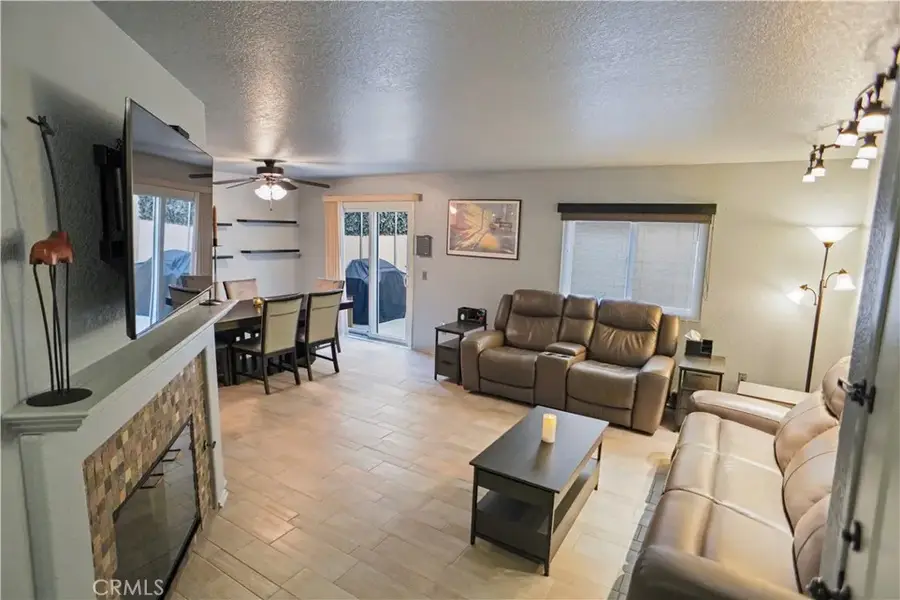 18740 Vista Del Canon #C, Newhall, CA 91321 - Image #3