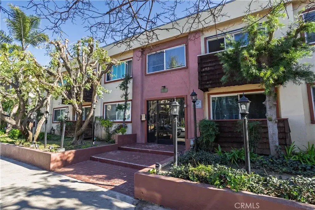5414 Newcastle #8, Encino, CA 91316 - Image #1