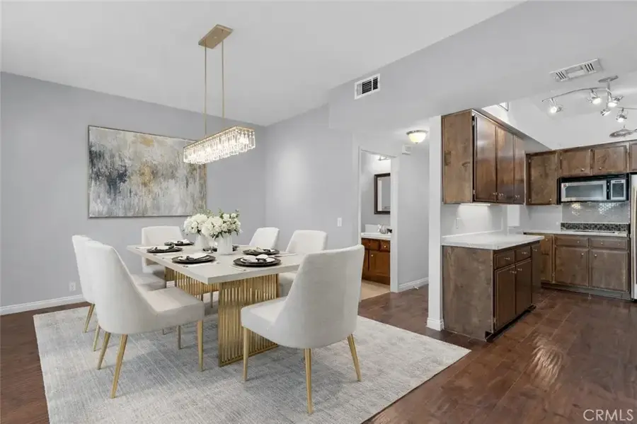 6323 Reseda Blvd #13, Tarzana, CA 91335 - #3