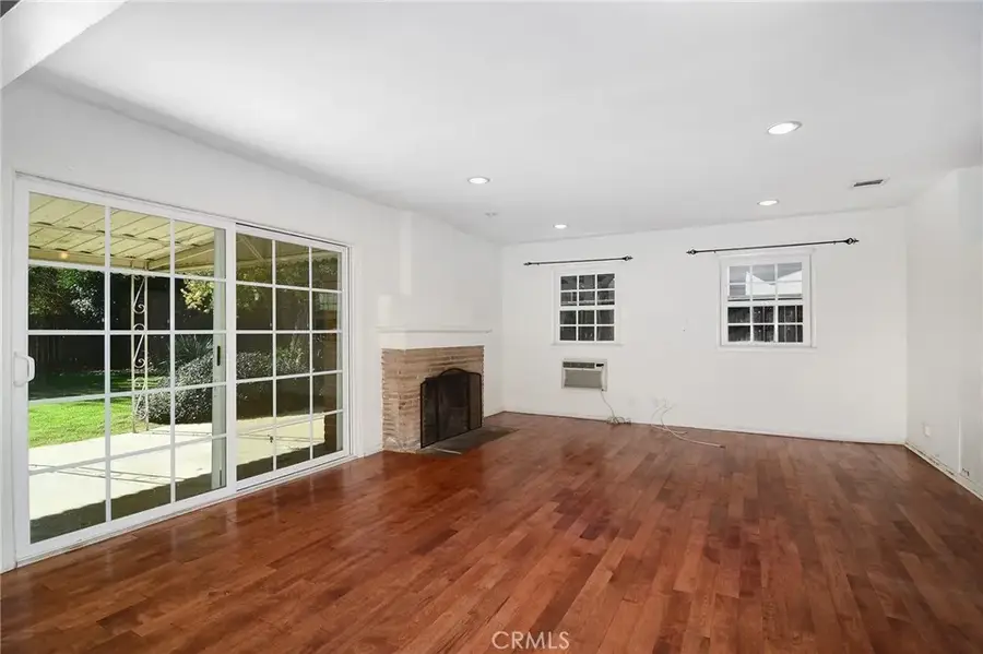 22716 Berdon Street, Woodland Hills, CA 91367 - Image #2