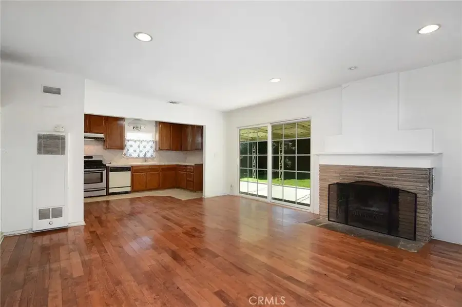 22716 Berdon Street, Woodland Hills, CA 91367 - Image #3