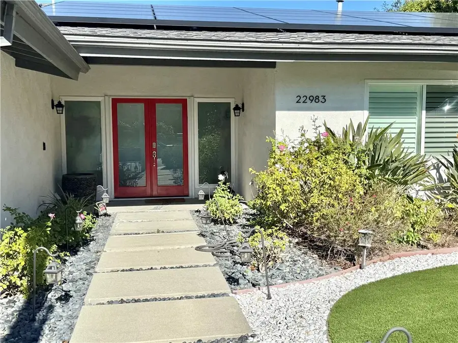 22983 Paul Revere, Calabasas, CA 91302 - Image #2