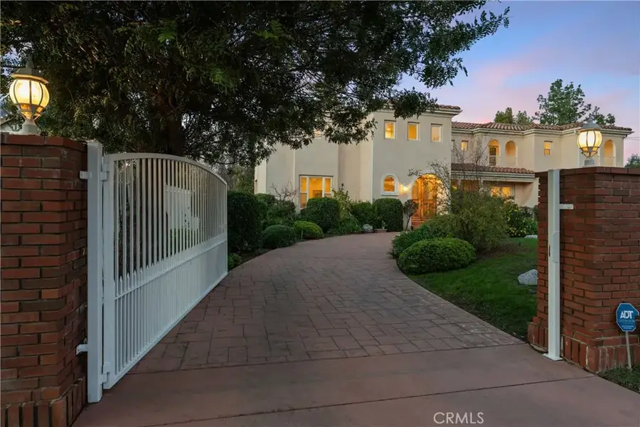 23023 Hatteras Street, Woodland Hills, CA 91367 - Image #2