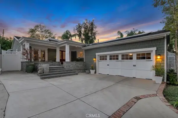 22122 Avenue Morelos, Woodland Hills, CA 91364