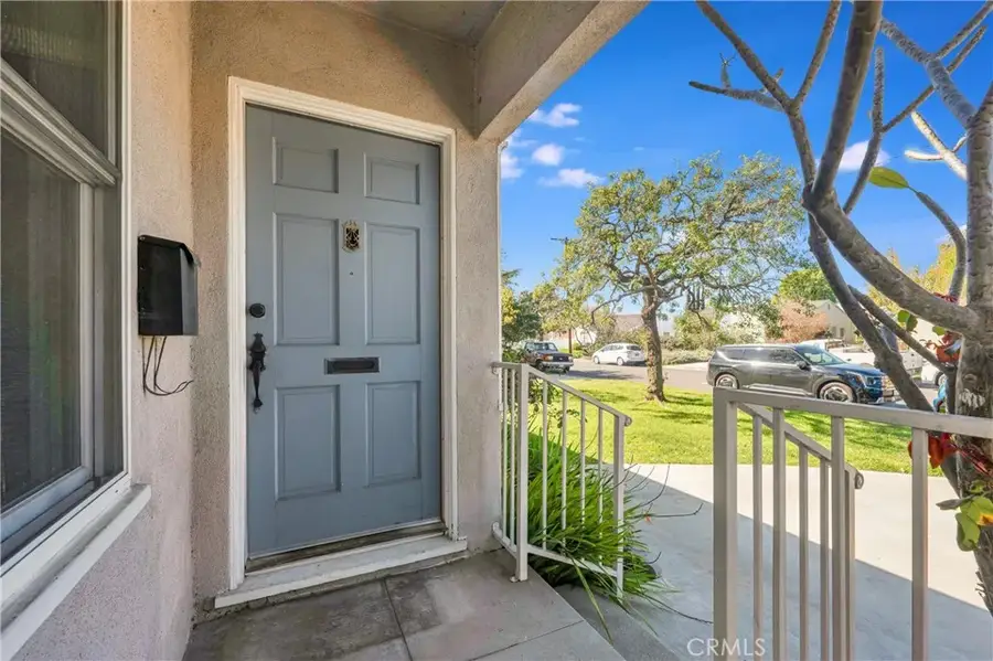 6350 Costello Avenue, Valley Glen, CA 91401 - Image #2