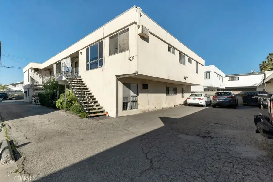 7454 Canby, Reseda, CA 91335 - #3