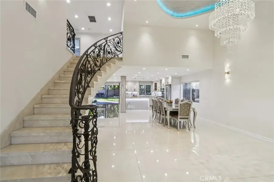 6355 Yolanda Avenue, Tarzana, CA 91335 - Image #3