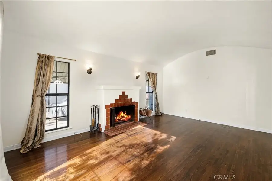 10729 Aqua Vista, Studio City, CA 91602 - Image #2